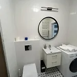 60 公寓 *
